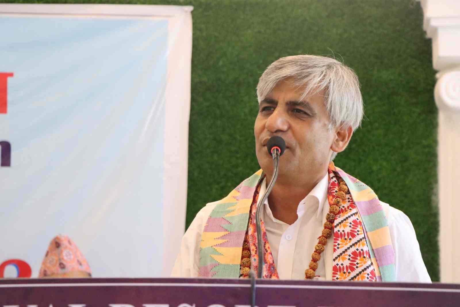 बोलेको पुरा गरेन भने नेता र ज्योतिष उस्तै’ : केदार कार्की